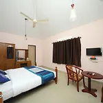 Oyo 15517 Baris Beach Resort