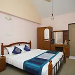 Oyo 15517 Baris Beach Resort